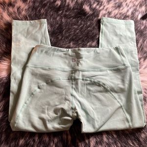 Buff bunny cropped leggings